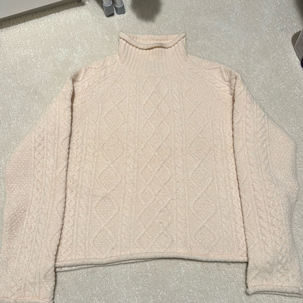 Jcrew cable knit mock neck sweater. Size medium. Worn once.